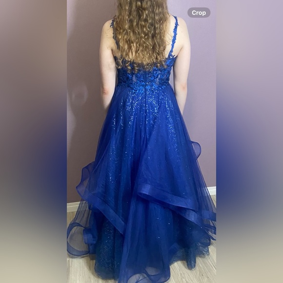 Grad dress 2024 size 10 - Picture 3 of 6